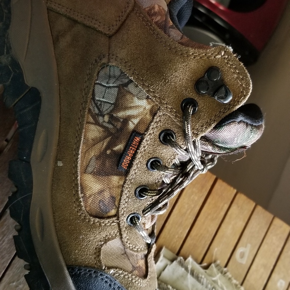 Boys hunting boots